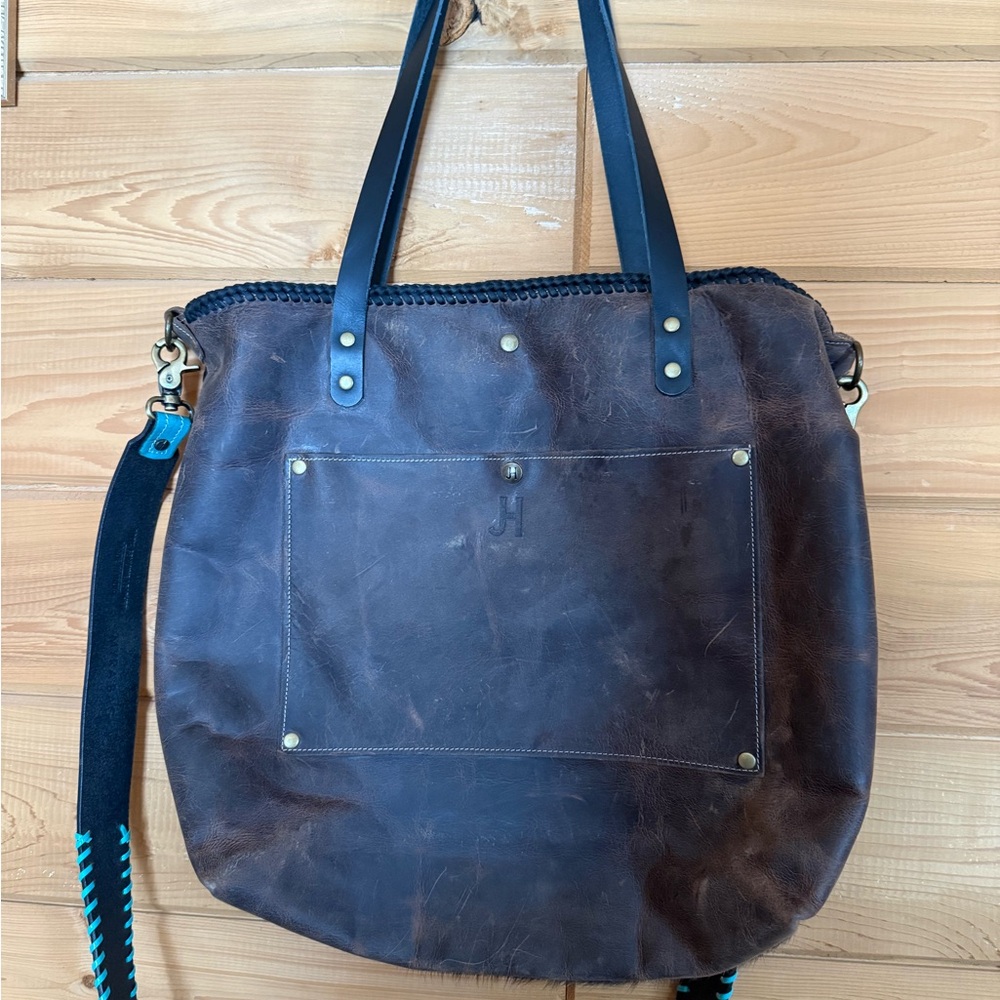 Jill’s Homestead Tote With Myra Crossbody Strap - Picture 5 of 8
